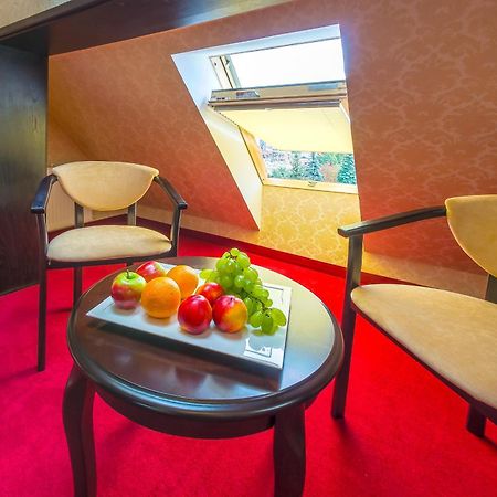 Franz Hotel&Restaurant Ivano-Frankivsk Luaran gambar