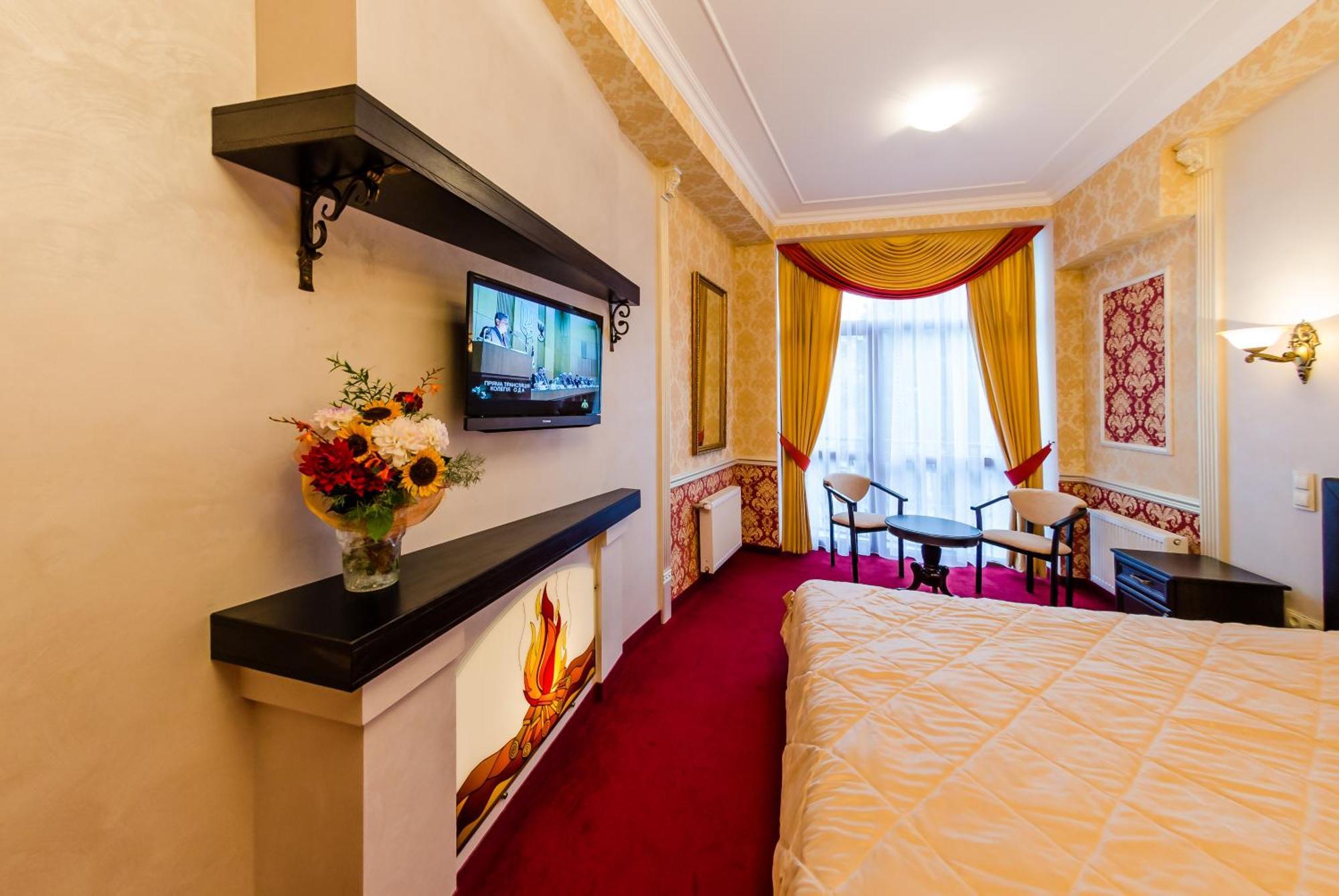 Franz Hotel&Restaurant Ivano-Frankivsk Luaran gambar