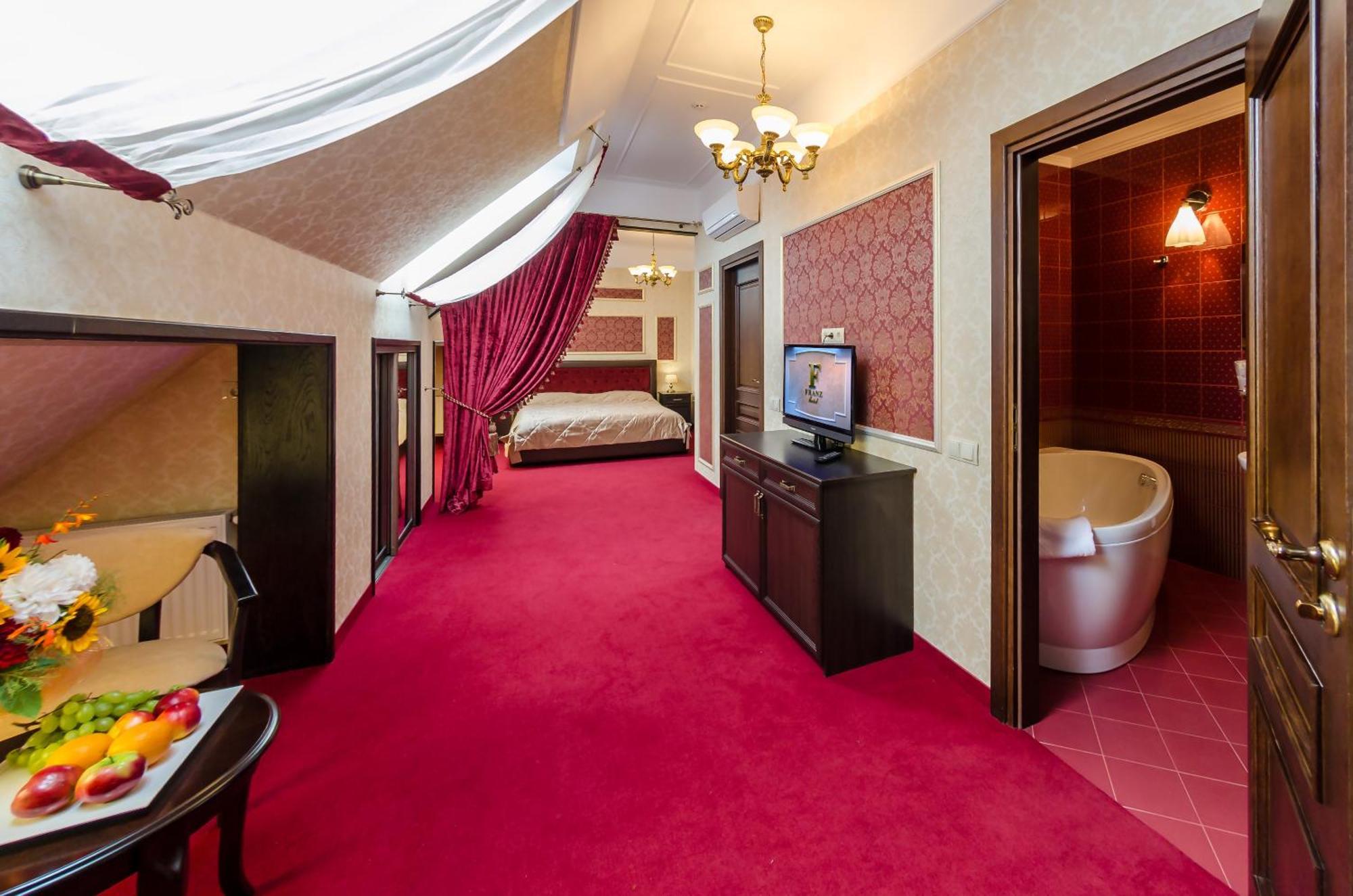 Franz Hotel&Restaurant Ivano-Frankivsk Luaran gambar