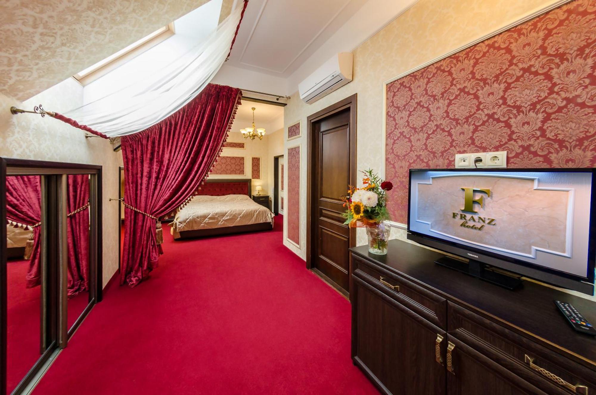 Franz Hotel&Restaurant Ivano-Frankivsk Luaran gambar